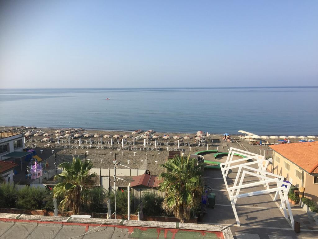 Affittacamere A Due Passi Dal Mare Marina di Cecina Exteriör bild